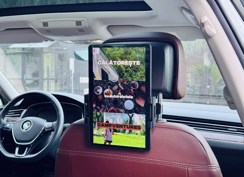 Reclamă tablete în mașinile Uber și Bolt